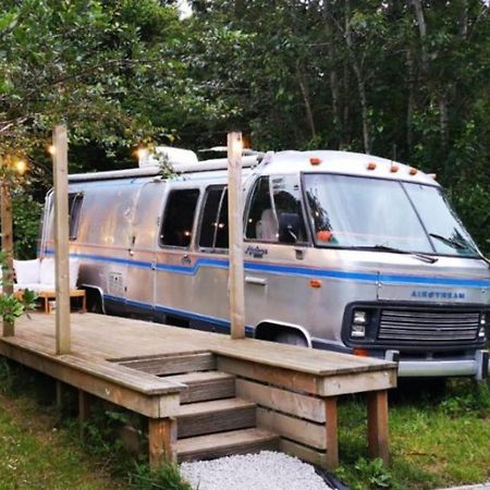 Glamping 1970 American Airstream Motorhome Ponsanooth Eksteriør billede