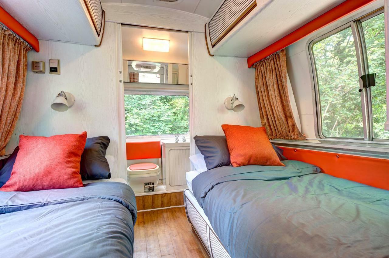 Glamping 1970 American Airstream Motorhome Ponsanooth Eksteriør billede