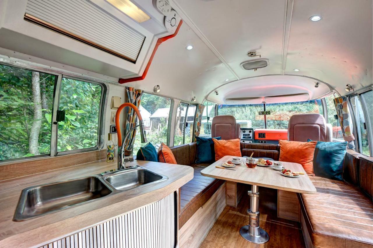 Glamping 1970 American Airstream Motorhome Ponsanooth Eksteriør billede